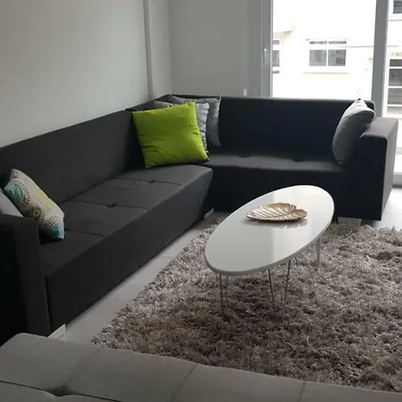 Cozy Flat In The Heart Of North --- 55-1 *