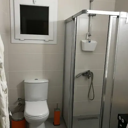 Cozy Flat In The Heart Of North --- 55-1 *