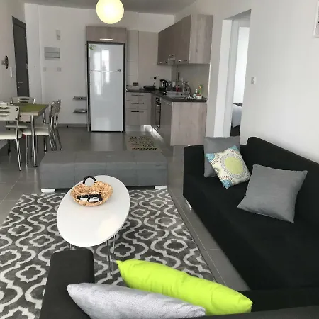 Cozy Flat In The Heart Of North --- 55-1 *