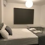 Cozy Flat In The Heart Of North --- 55-1