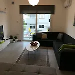 Cozy Flat In The Heart Of North --- 55-1 아파트 *