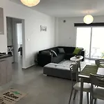 Cozy Flat In The Heart Of North --- 55-1 *