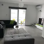 아파트 Cozy Flat In The Heart Of North --- 55-1 *
