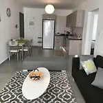 아파트 Cozy Flat In The Heart Of North --- 55-1 *