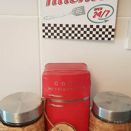 Cozy Flat In The Heart Of North --- 55-1