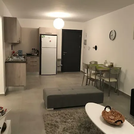 Apartman Cozy Flat In The Heart Of North --- 55-1