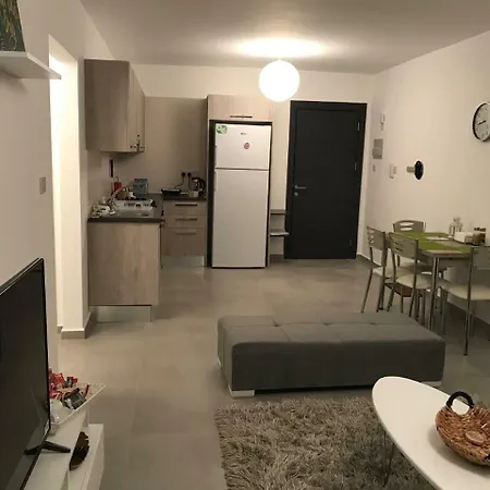 Apartman Cozy Flat In The Heart Of North --- 55-1 *