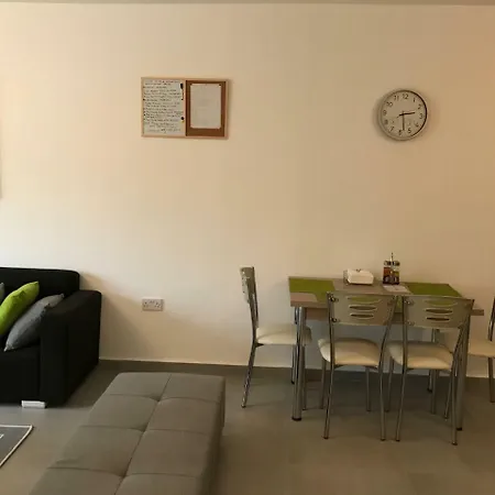 Apartman Cozy Flat In The Heart Of North --- 55-1 *