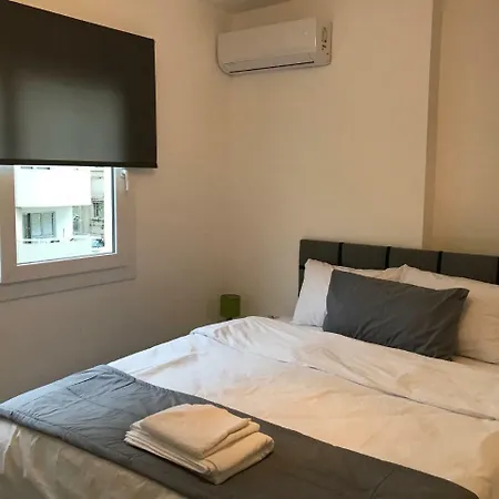 Cozy Flat In The Heart Of North --- 55-1