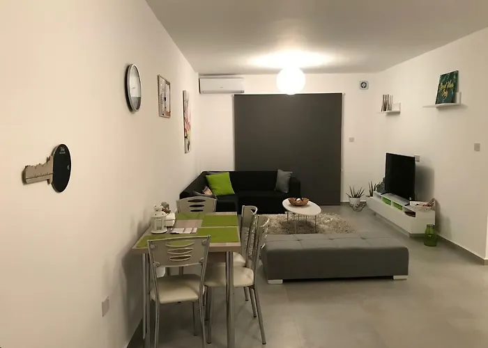 Apartament Cozy Flat In The Heart Of North --- 55-1