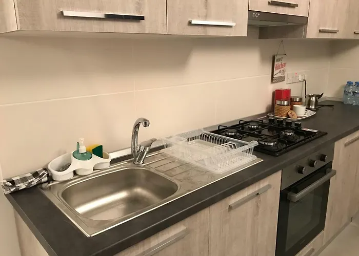 Cozy Flat In The Heart Of North --- 55-1