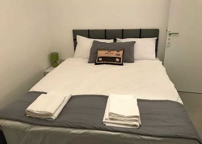 Cozy Flat In The Heart Of North --- 55-1 *