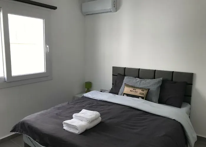 Cozy Flat In The Heart Of North --- 55-1 *