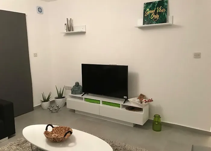 Cozy Flat In The Heart Of North --- 55-1 דירה