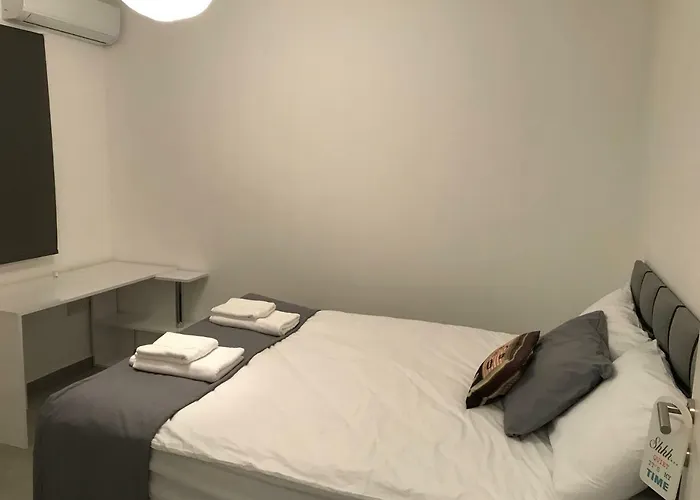 Cozy Flat In The Heart Of North --- 55-1 דירה *