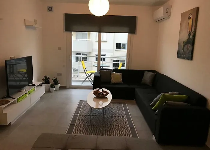 Cozy Flat In The Heart Of North --- 55-1 דירה