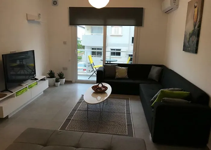 Cozy Flat In The Heart Of North --- 55-1 דירה *