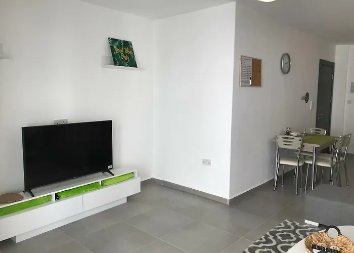 Cozy Flat In The Heart Of North --- 55-1 דירה *